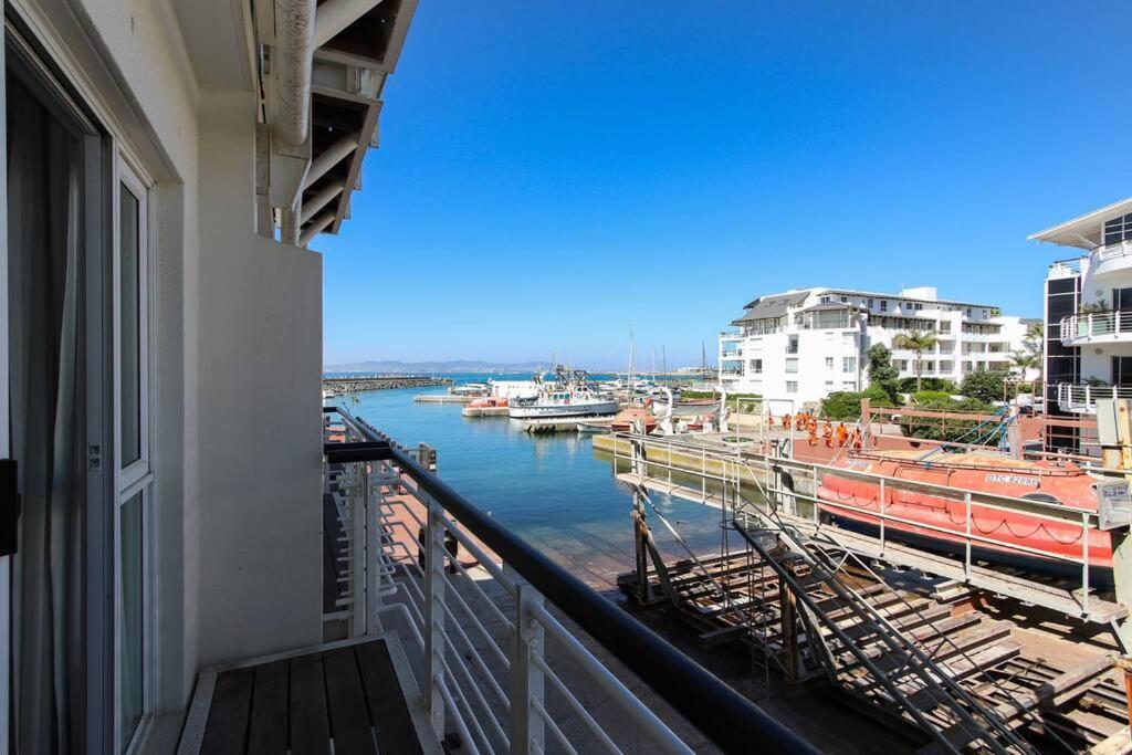 Spacious Sea Facing One Bedroom *