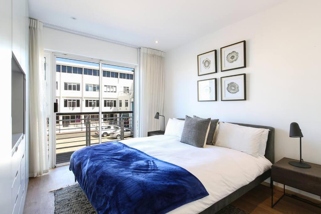 Spacious Sea Facing One Bedroom Appartement *