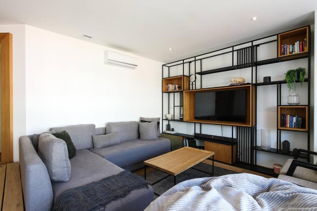 Spacious Sea Facing One Bedroom Le Cap